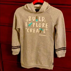 Extra long hooded sweatshirt (to above the knee)